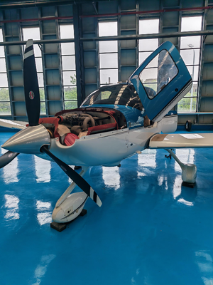 সস্তা সস্তা সস্তা! একটি SR22 শুধুমাত্র ফ্লাইট সময় 36 ঘন্টা সহ স্টক!
